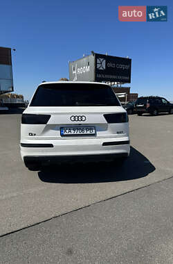 Позашляховик / Кросовер Audi Q7 2017 в 