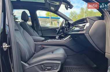 Позашляховик / Кросовер Audi Q7 2021 в 