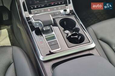 Позашляховик / Кросовер Audi Q7 2021 в 
