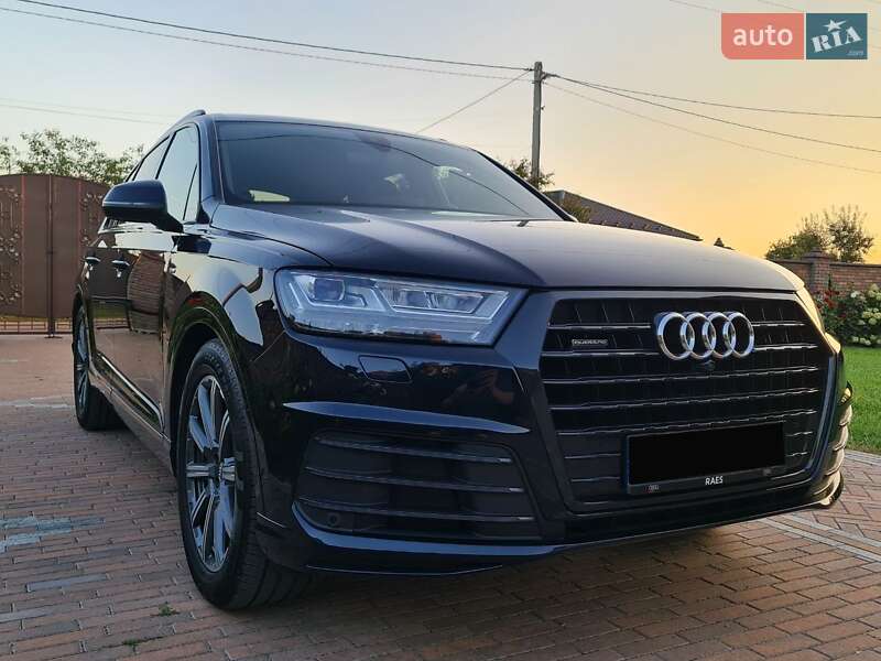 Внедорожник / Кроссовер Audi Q7 2017 в Ровно