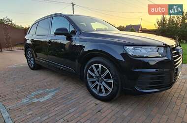 Внедорожник / Кроссовер Audi Q7 2017 в 