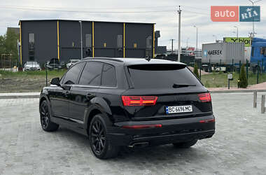 Внедорожник / Кроссовер Audi Q7 2016 в 