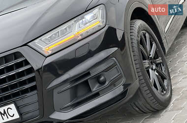 Внедорожник / Кроссовер Audi Q7 2016 в 
