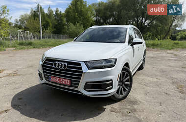 Внедорожник / Кроссовер Audi Q7 2016 в 