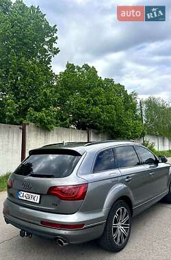 Внедорожник / Кроссовер Audi Q7 2011 в 