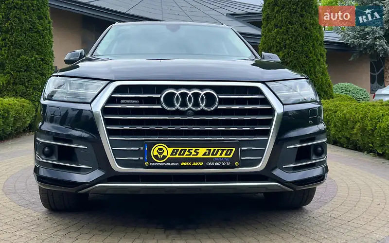 Внедорожник / Кроссовер Audi Q7 2016 в 