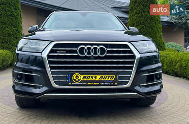 Позашляховик / Кросовер Audi Q7 2016 в 