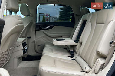 Позашляховик / Кросовер Audi Q7 2016 в 