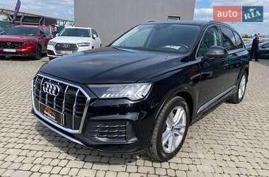Внедорожник / Кроссовер Audi Q7 2021 в 