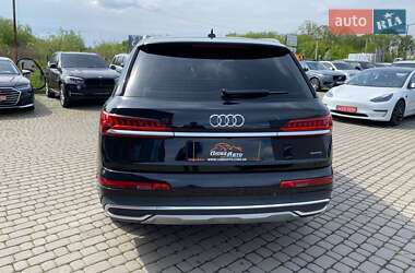 Внедорожник / Кроссовер Audi Q7 2021 в 