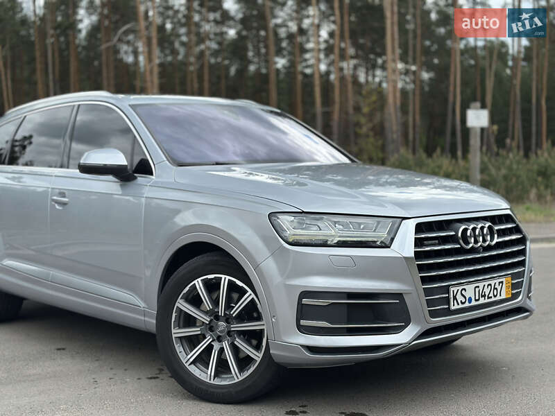 Внедорожник / Кроссовер Audi Q7 2016 в Сарнах