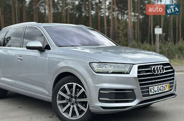 Внедорожник / Кроссовер Audi Q7 2016 в 