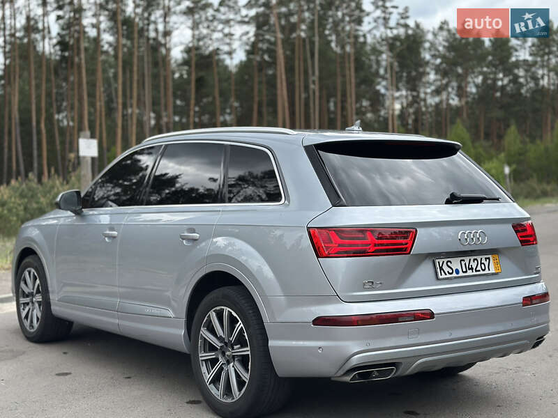 Внедорожник / Кроссовер Audi Q7 2016 в Сарнах