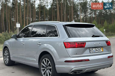 Внедорожник / Кроссовер Audi Q7 2016 в 