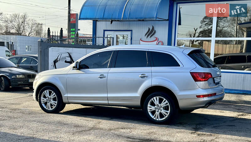 Позашляховик / Кросовер Audi Q7 2010 в Чернігові