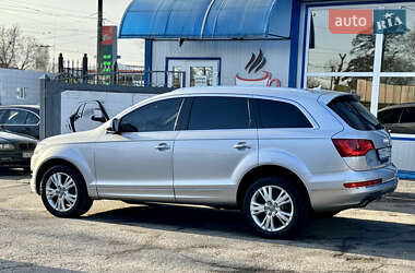 Позашляховик / Кросовер Audi Q7 2010 в 