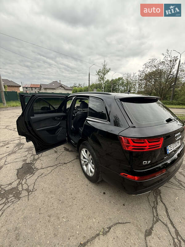 Позашляховик / Кросовер Audi Q7 2019 в Чернівцях