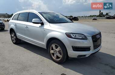 Внедорожник / Кроссовер Audi Q7 2015 в 