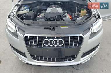 Внедорожник / Кроссовер Audi Q7 2015 в 