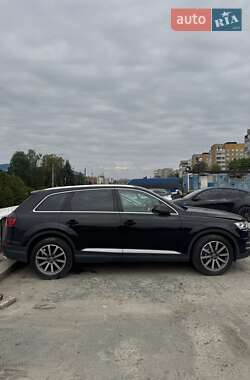 Позашляховик / Кросовер Audi Q7 2015 в 