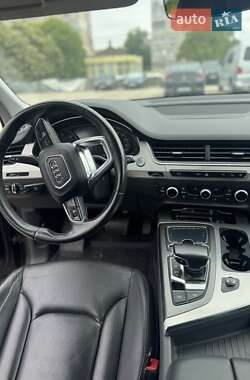 Позашляховик / Кросовер Audi Q7 2015 в 