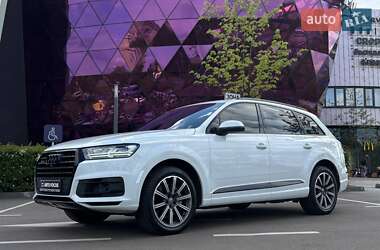 Внедорожник / Кроссовер Audi Q7 2016 в 
