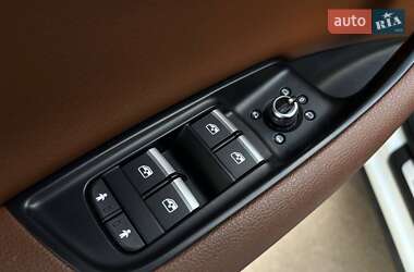 Внедорожник / Кроссовер Audi Q7 2016 в 