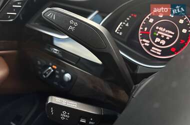 Внедорожник / Кроссовер Audi Q7 2016 в 