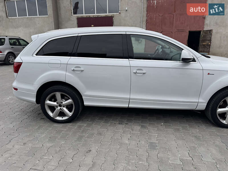 Внедорожник / Кроссовер Audi Q7 2013 в Черновцах