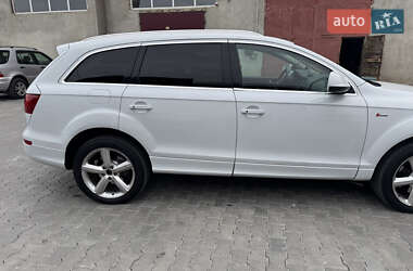 Позашляховик / Кросовер Audi Q7 2013 в 