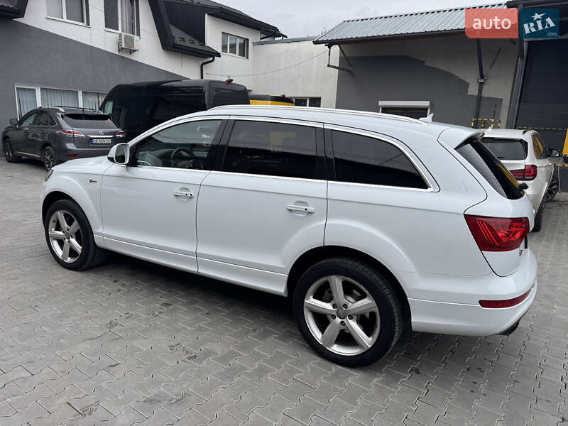 Внедорожник / Кроссовер Audi Q7 2013 в Черновцах
