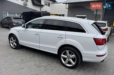 Позашляховик / Кросовер Audi Q7 2013 в 