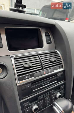 Позашляховик / Кросовер Audi Q7 2013 в 