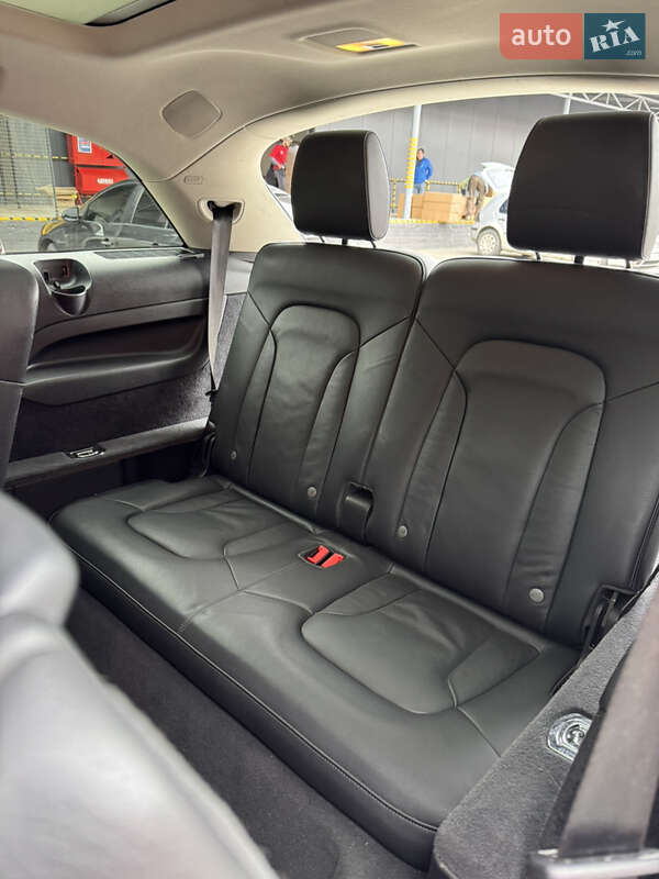 Внедорожник / Кроссовер Audi Q7 2013 в Черновцах
