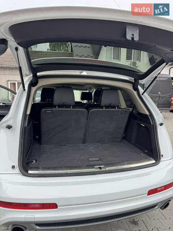 Внедорожник / Кроссовер Audi Q7 2013 в Черновцах