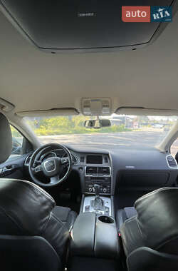 Внедорожник / Кроссовер Audi Q7 2009 в 