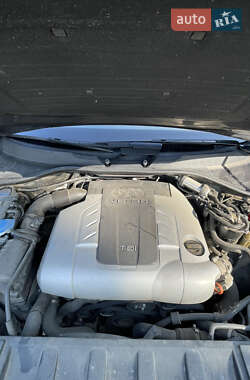 Внедорожник / Кроссовер Audi Q7 2009 в 