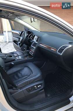 Внедорожник / Кроссовер Audi Q7 2015 в 