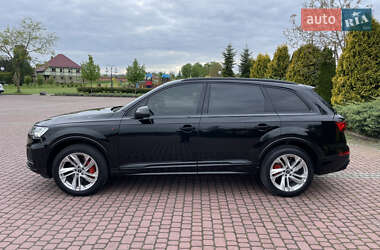 Внедорожник / Кроссовер Audi Q7 2022 в 