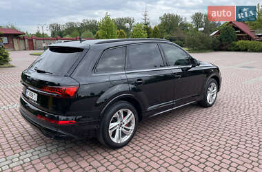 Внедорожник / Кроссовер Audi Q7 2022 в 