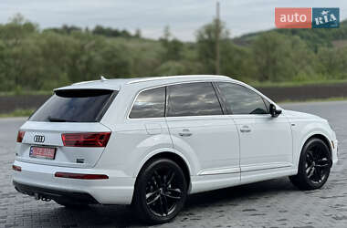 Внедорожник / Кроссовер Audi Q7 2017 в 