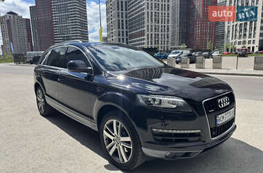 Позашляховик / Кросовер Audi Q7 2012 в Києві