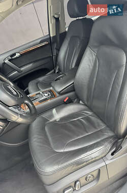 Внедорожник / Кроссовер Audi Q7 2012 в 