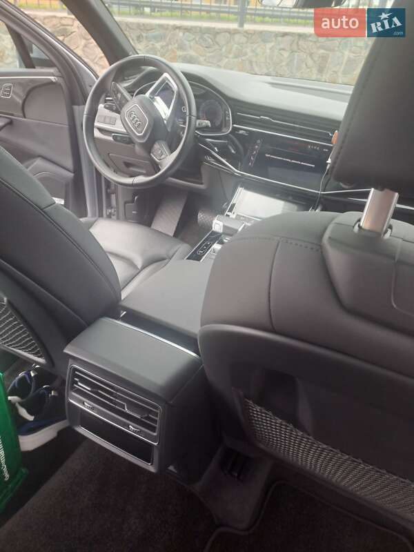 Внедорожник / Кроссовер Audi Q7 2020 в Умани