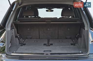 Позашляховик / Кросовер Audi Q7 2021 в 