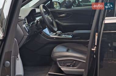 Позашляховик / Кросовер Audi Q7 2021 в 