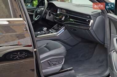Позашляховик / Кросовер Audi Q7 2021 в 