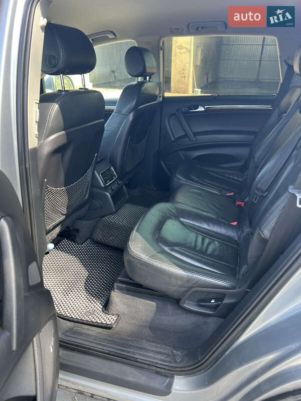 Внедорожник / Кроссовер Audi Q7 2007 в Кицмани