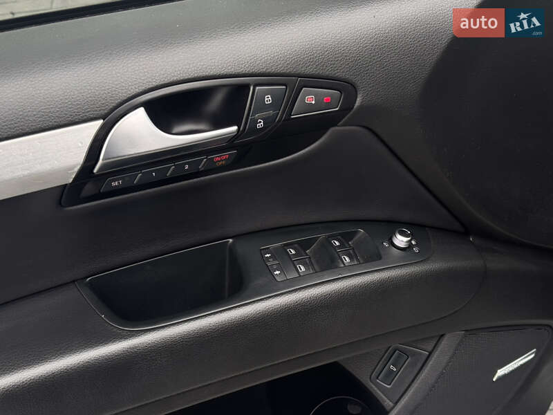 Внедорожник / Кроссовер Audi Q7 2011 в Ужгороде