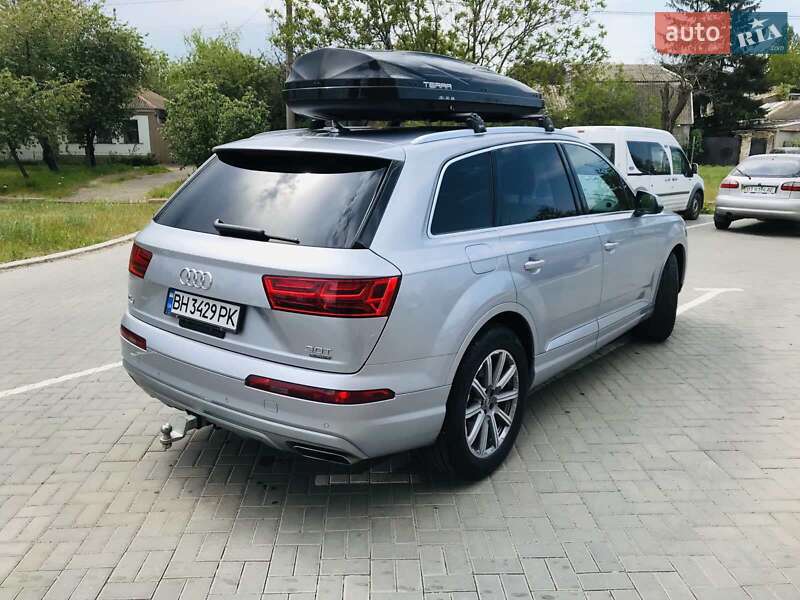 Позашляховик / Кросовер Audi Q7 2018 в Новій Одесі